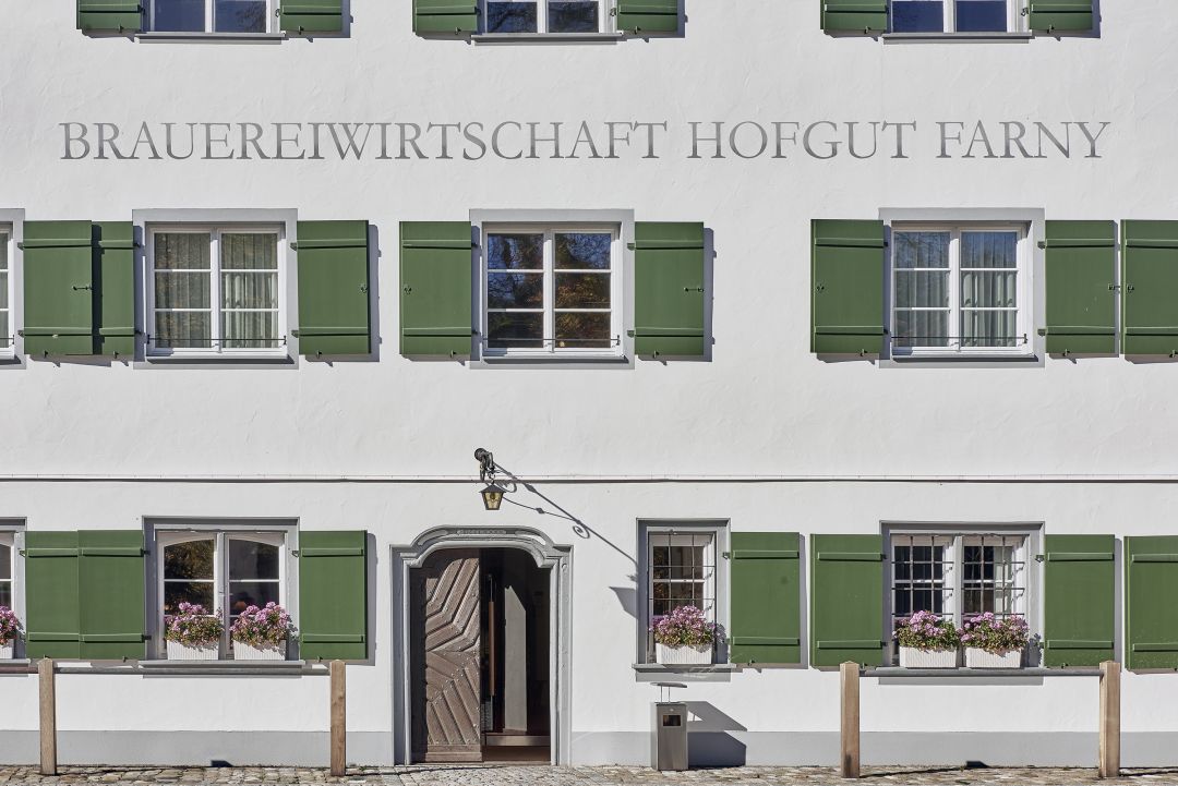 Frontansicht Hotel Allgaeu Hofgut Farny